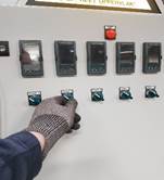 Afbeelding met tekst, binnen, verschillende, verkoopautomaat

Automatisch gegenereerde beschrijving